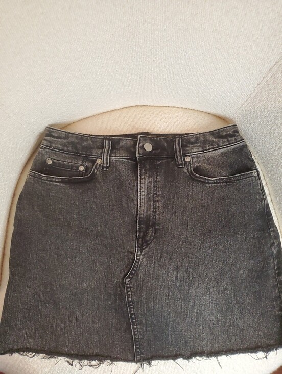 Banana Republic Denim - Banana Republic Black Wash Denim Mini Skirt Women's Size 6 Frayed Hem